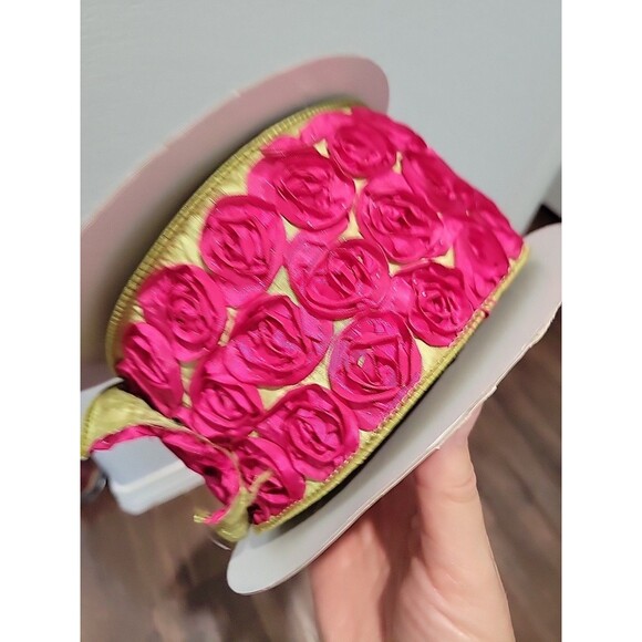 VTG Offray Love Knots Wired Edge Ribbon Green Base Pink Flowers Trim 6.75 Yds - Picture 8 of 9